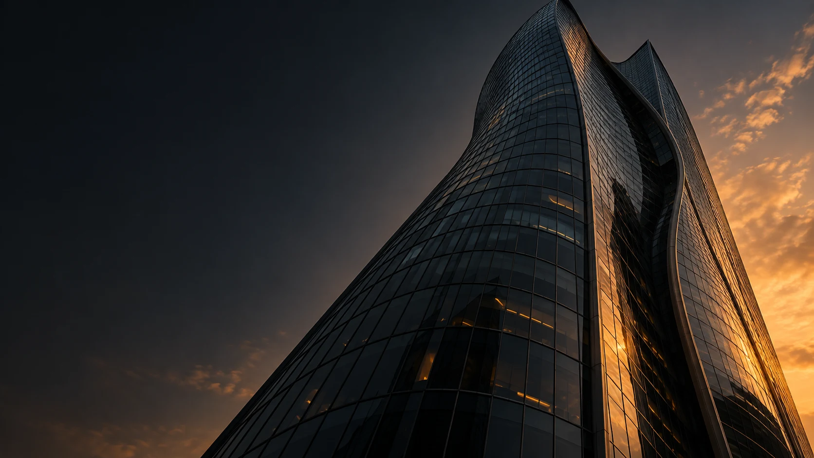 Arquitectura contemporánea iluminada por el atardecer